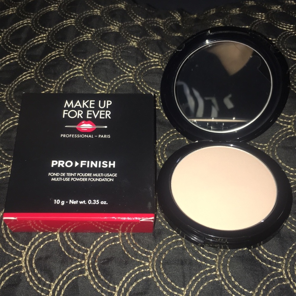 MAKE UP FOREVER Pro Finish powder foundation.